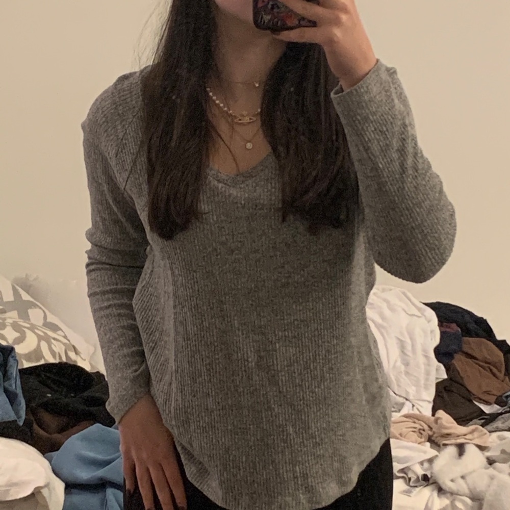 gray z supply v neck sweater